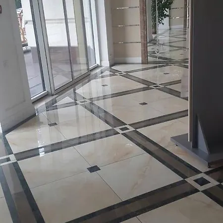 16th Pearl In The City Center *